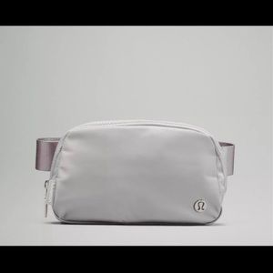 Lululemon everywhere belt bag